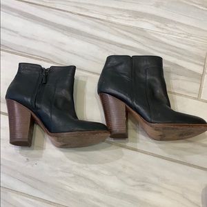 Pour La Victoire booties